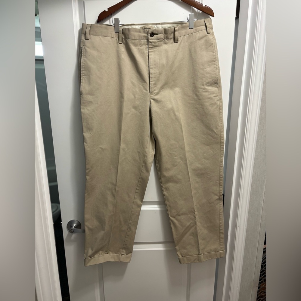 Orvis Tan Chinos Classic Flat Front Design with cuffed bottom Sz 40